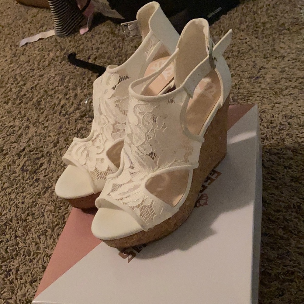 white wedges with Box